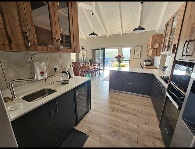 2 BEDROOM HOUSE FOR SALE IN OUTENIQUASBOSCH